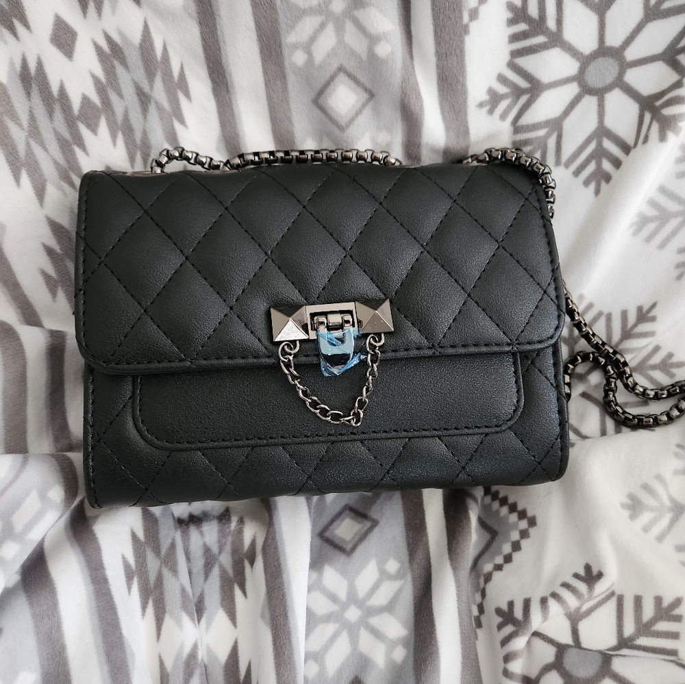 Small black purse NWOT
